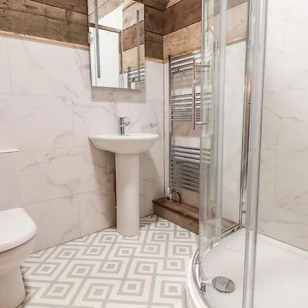 Sunset Retreat 스카버러